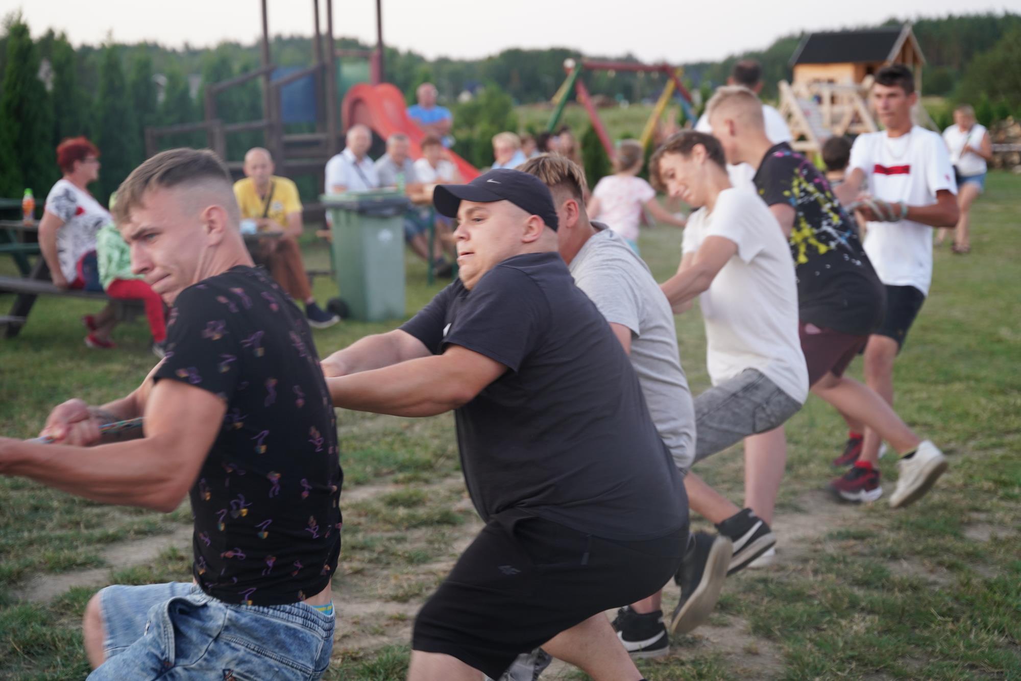 W Laskach była zabawa do samego rana