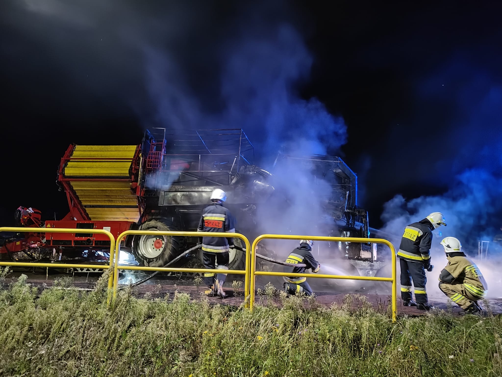 Pożar kombajnu w Malachinie w gminie Czersk