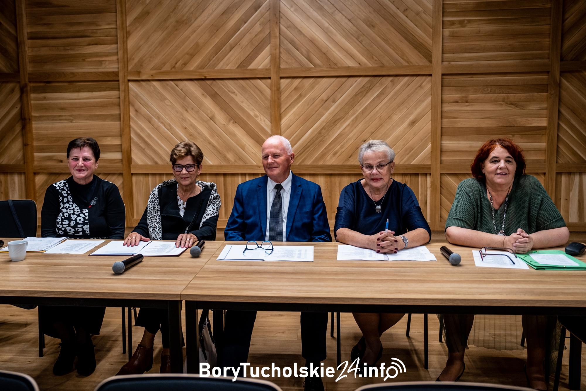 Zaduszki poetyckie Uniwersytetu Trzeciego Wieku w Czersku (ZDJĘCIA)