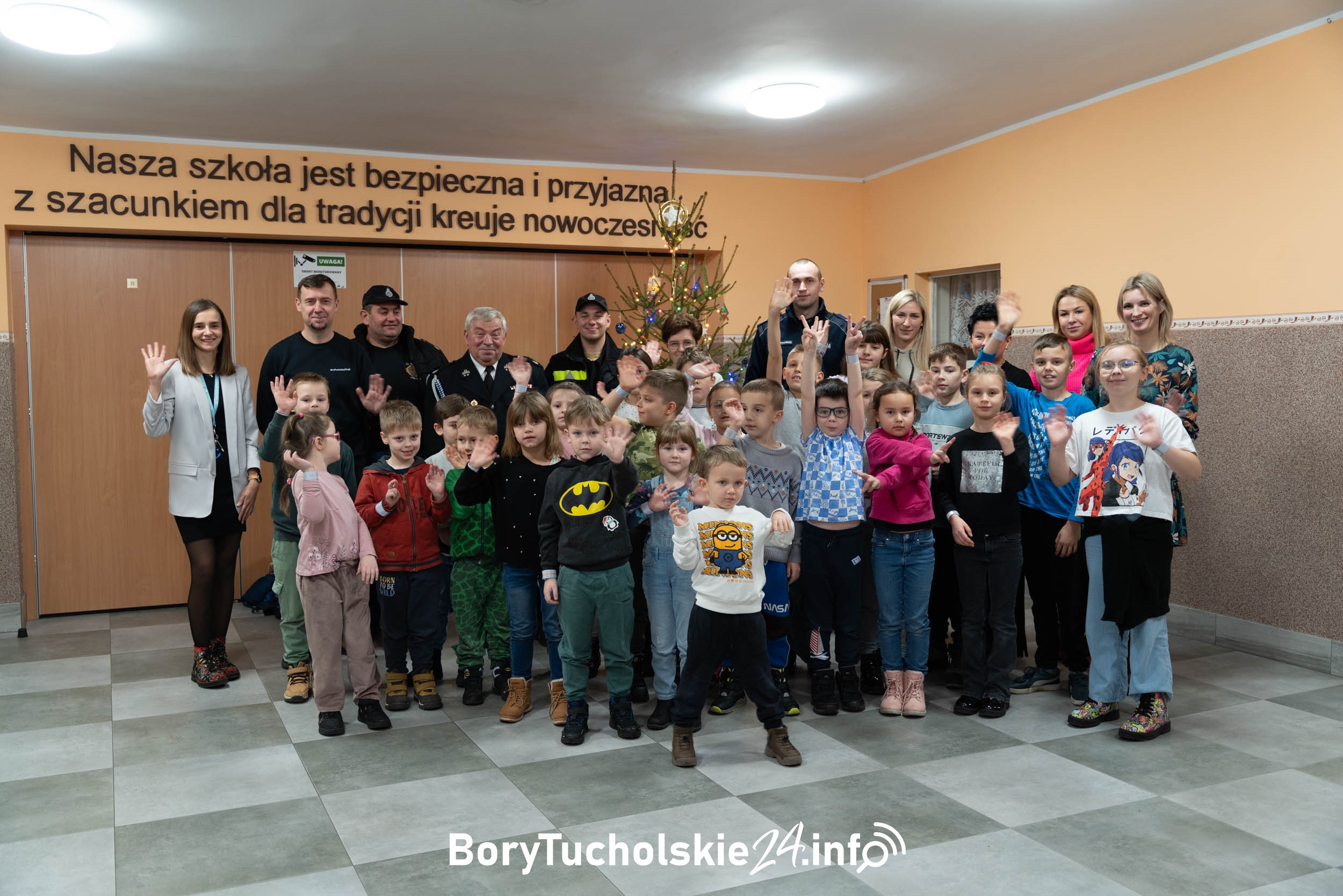 Rozmawialiśmy o bezpieczeństwie i rozdawaliśmy opaski (FOTO)