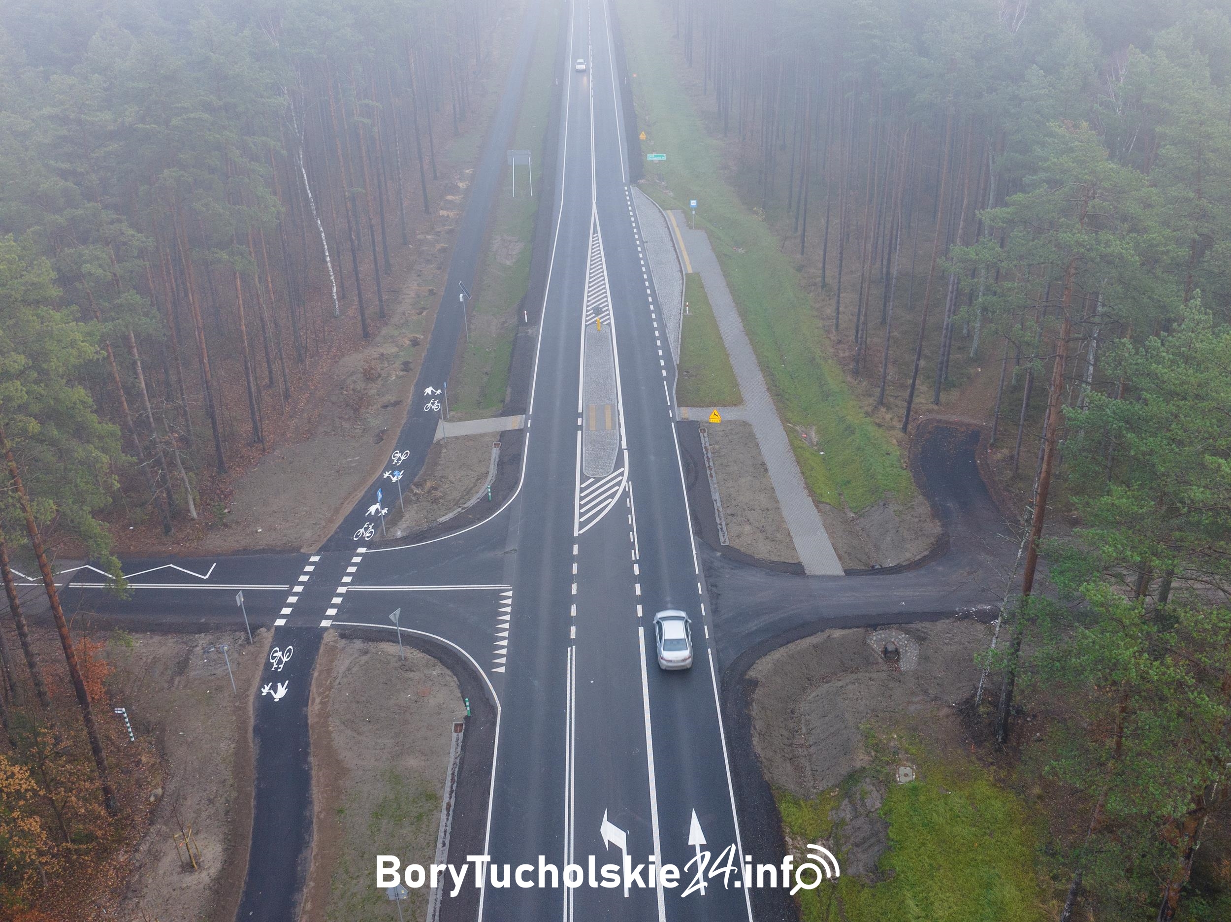 W Generalnej Dyrekcji Dróg Krajowych i Autostrad w Gdańsku uważają, że na skrzyżowaniu berlinki z drogą do Krzyża zastosowano „inne środki inżynieryjne całkowicie adekwatne do potrzeb”. Na krzyżówce nie planuje się montażu oświetlenia. Niedawno zakończyły się prace związane z przebudową drogi krajowej pomiędzy Czerskiem i obwodnicą Chojnic. Trasa została kompleksowo zmodernizowana. Przebudowano też skrzyżowania, powstała ścieżka rowerowa i nowe oświetlenie. Lamp nie zamontowano jednak na krzyżówce DK 22 z p