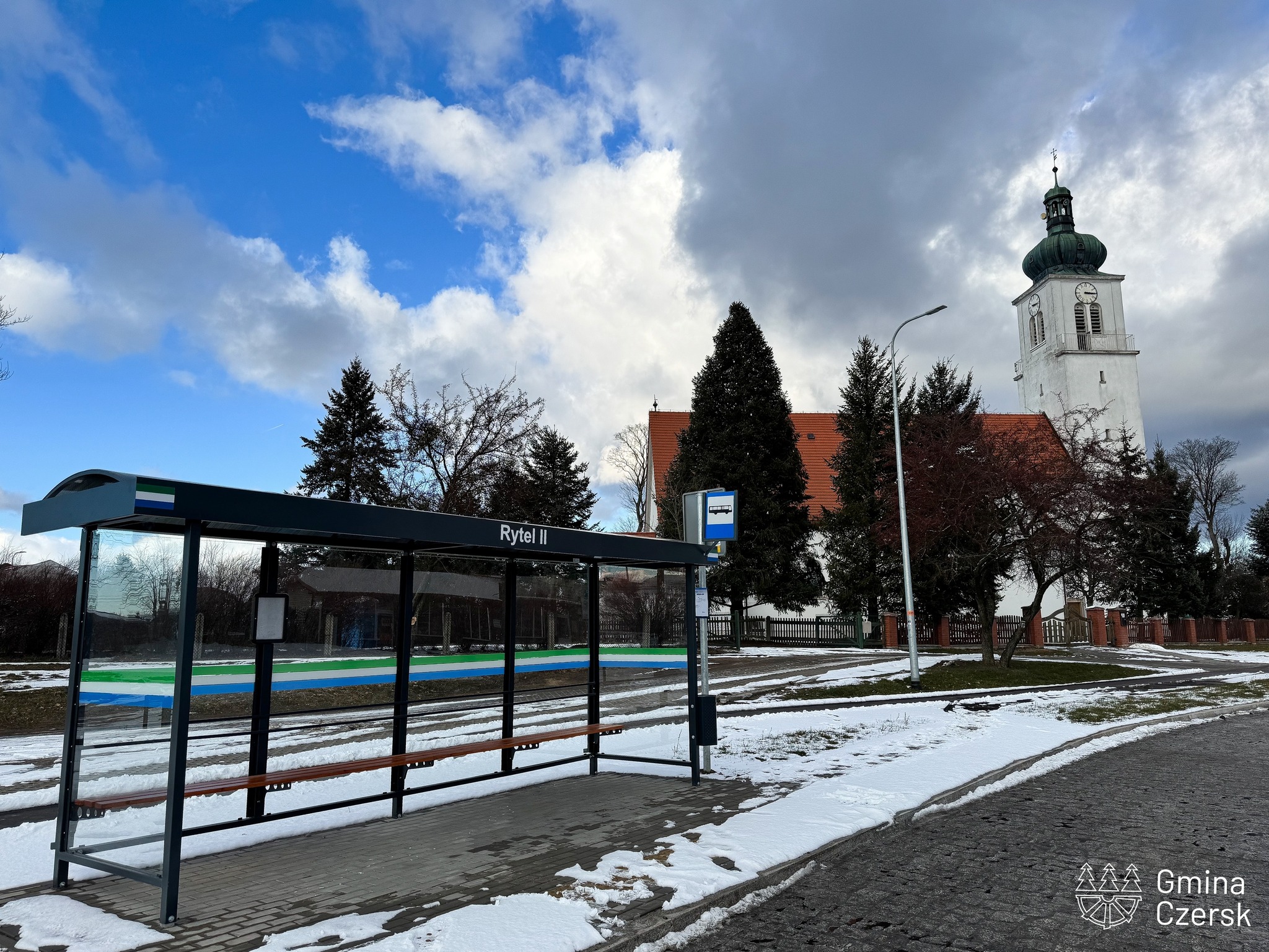 Nowe wiaty przystankowe przy berlince w gminie Czersk