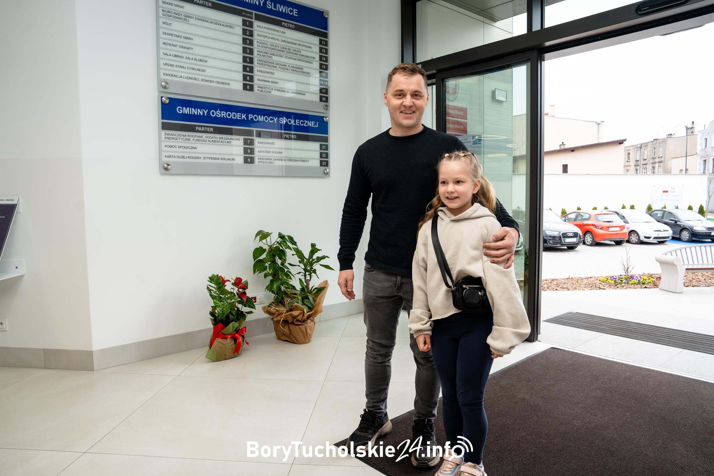 Mieszkańcy gminy Śliwice przyszli zobaczyć urząd po rozbudowie (FOTO)