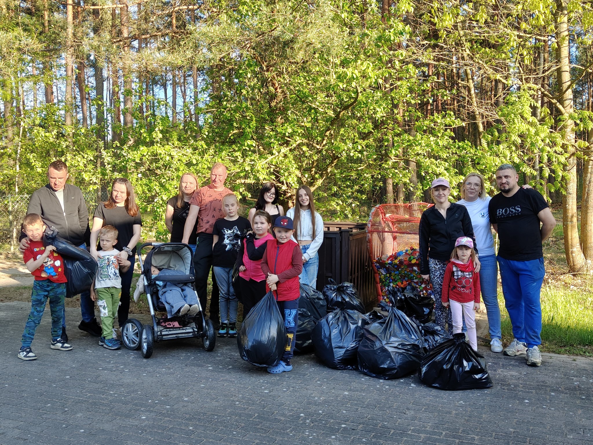 Mieszkańcy sołectwa Gutowiec posprzątali okolicę (FOTO)