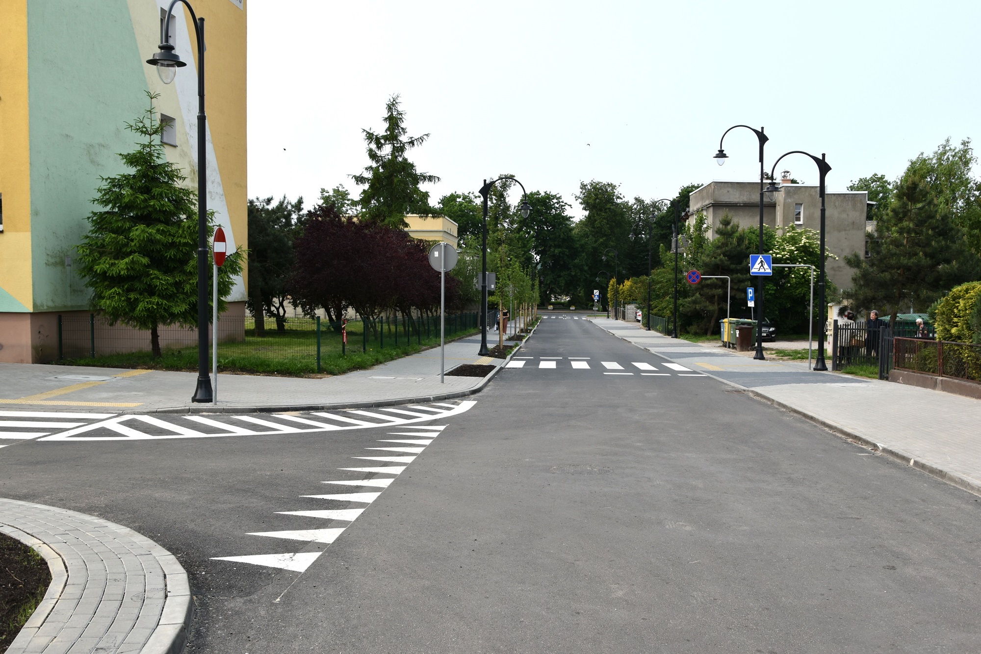 Nowe jezdnie i chodniki, a do tego sygnalizacja świetlna, oświetlenie drogowe i nasadzenia zieleni