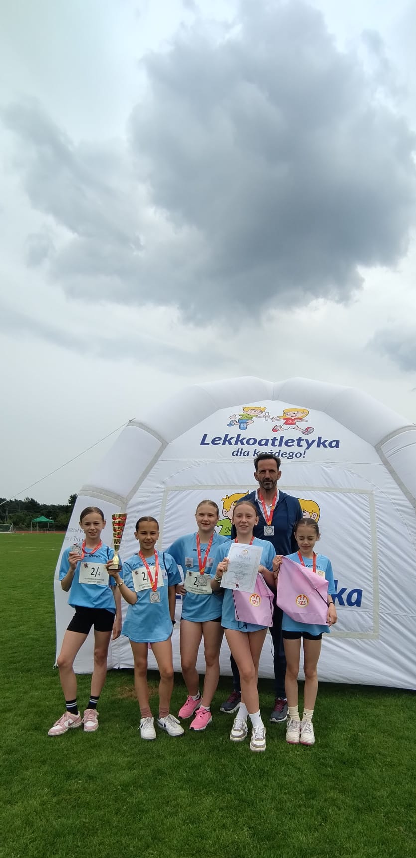 Srebrny medal dla uczennic SP w Śliwicach w trójboju lekkoatletycznym