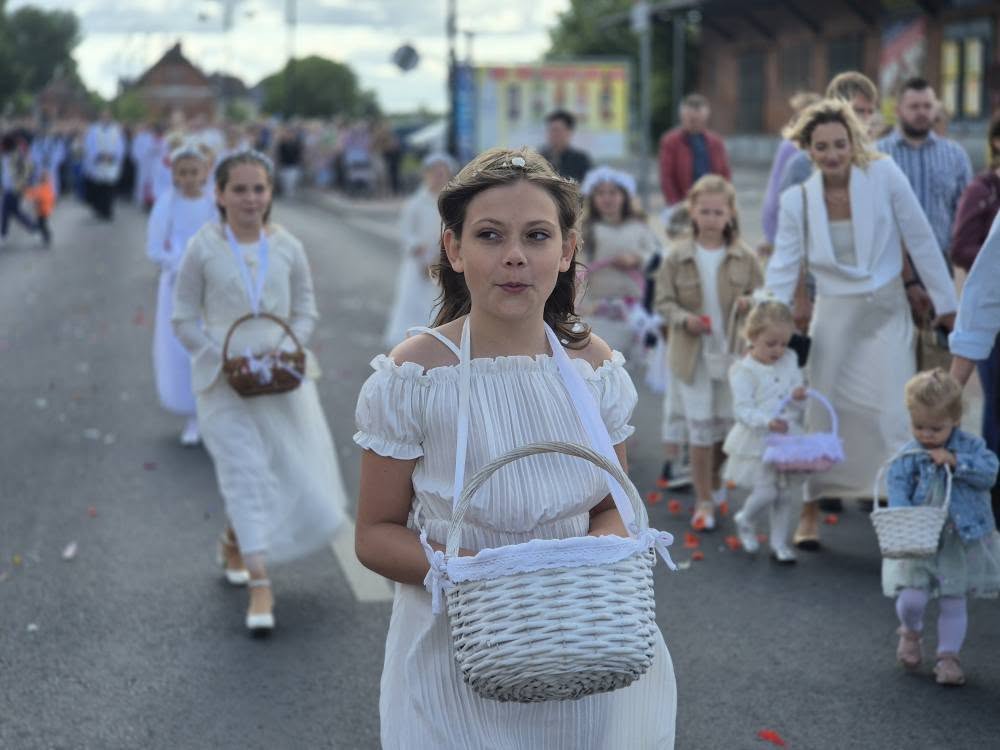 Procesja w parafii Bożego Ciała w Tucholi (FOTO)