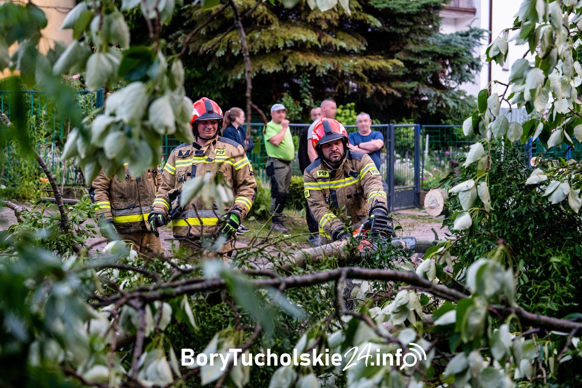 Burza nad regionem. Zniszczone budynki i samochody (FOTO, WIDEO)