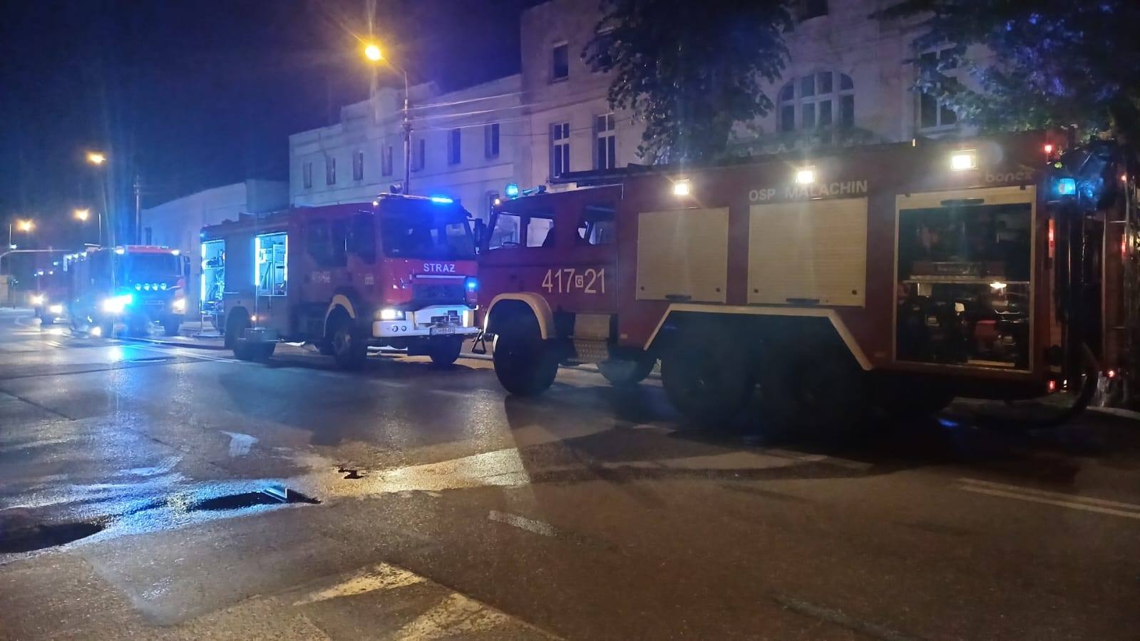 Poważny pożar w Czersku. Mężczyzna ratował się wyjściem przez okno