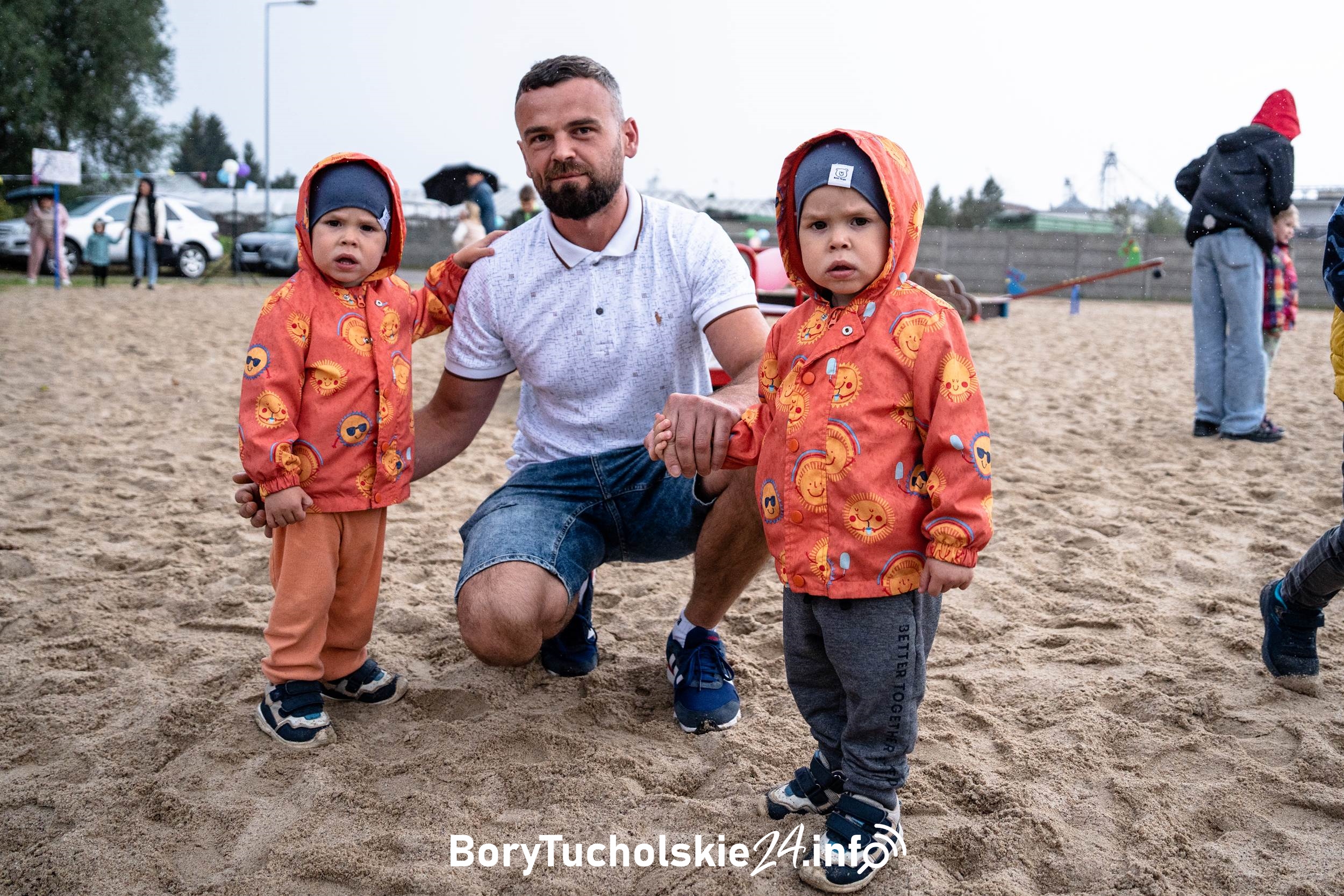 Plac zabaw na osiedlu Starogardzkim otwarty. Będzie nazywał się Krętolandia (FOTO, WIDEO)