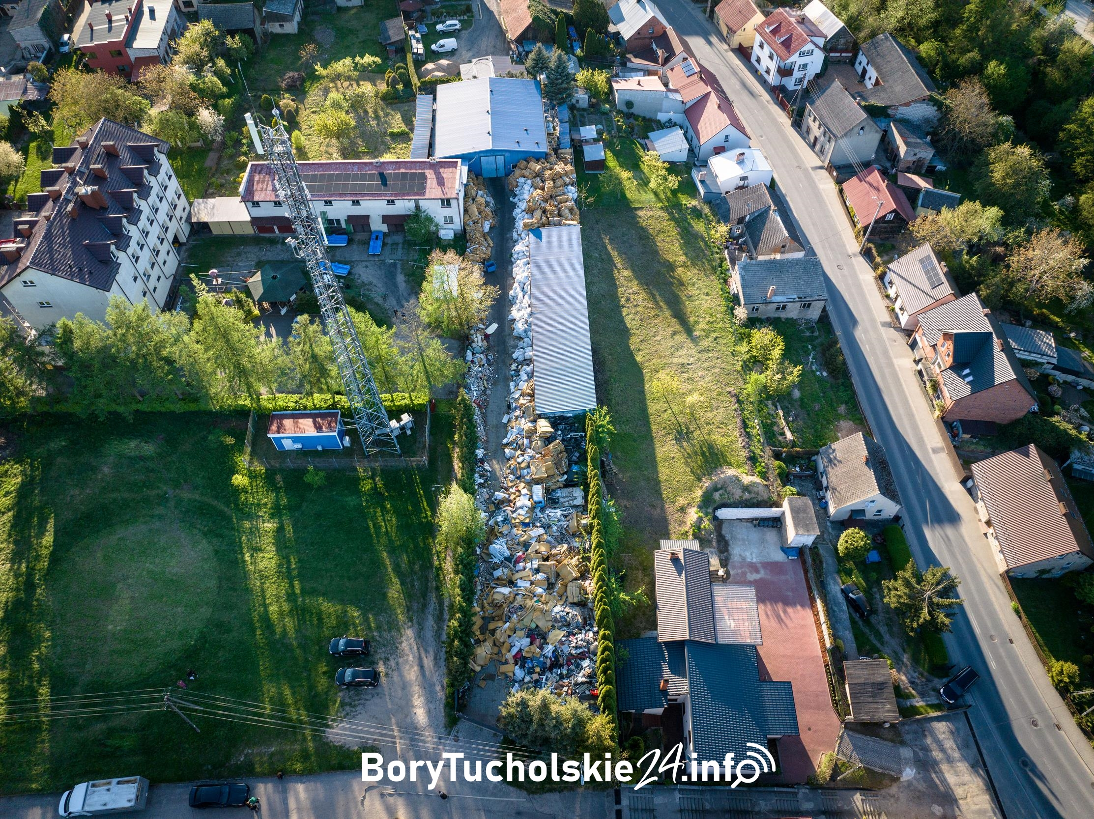 Rozpoczyna się usuwanie odpadów z nielegalnego składowiska przy ulicy Ogrodowej w Cekcynie