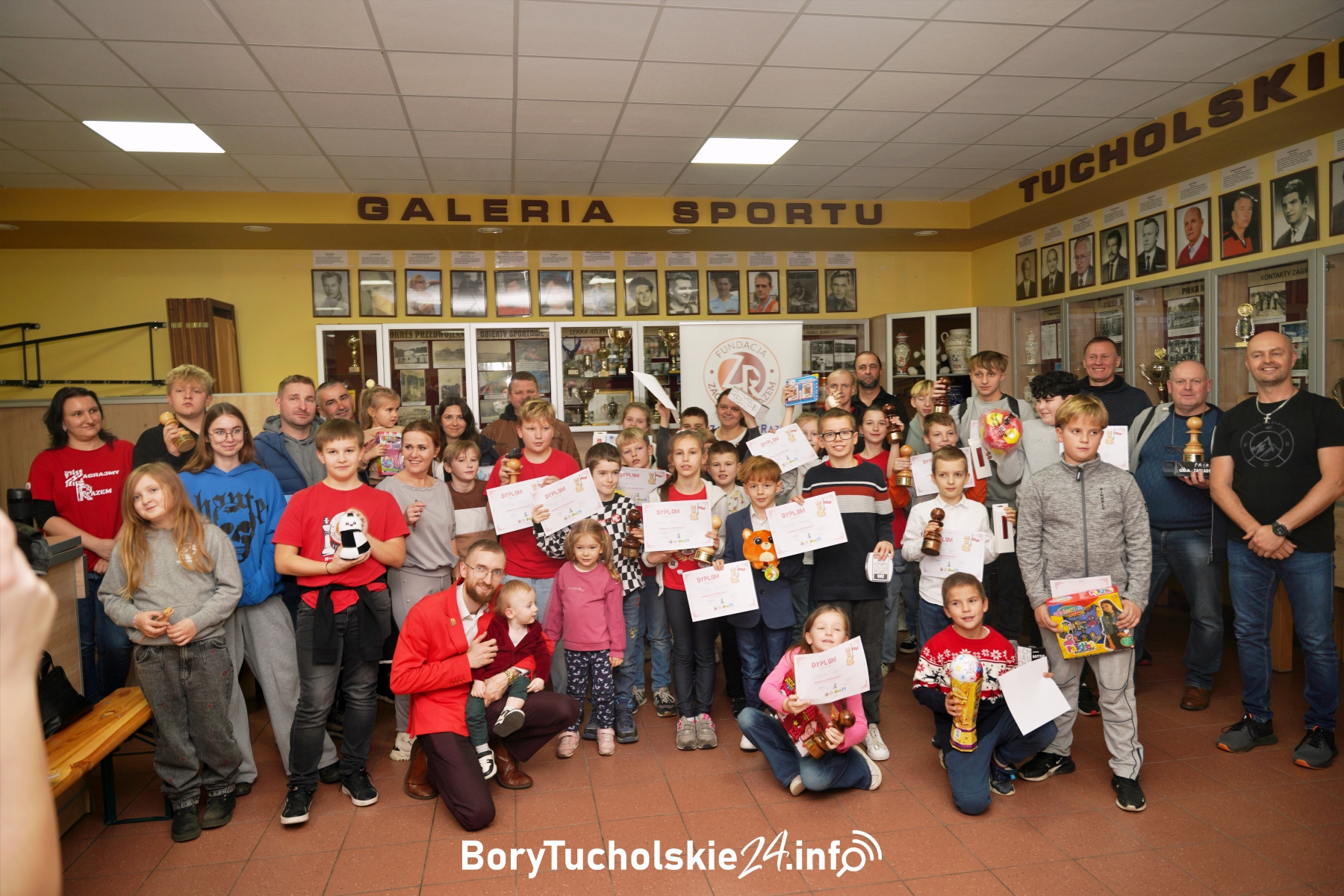 Turnieje w Tucholi: „Gramy dla Niepodległej” i „Sport łączy pokolenia” (FOTO, WIDEO)