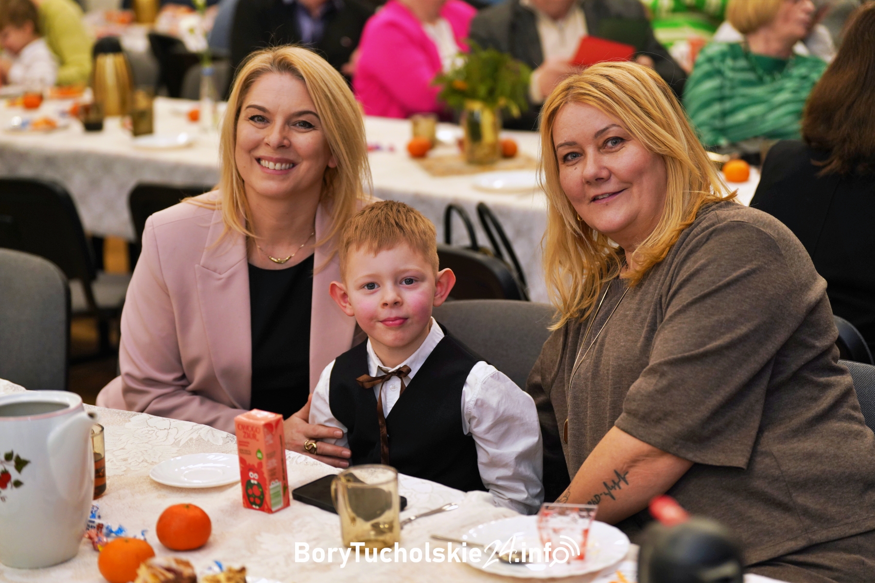 Borowiaczki zaśpiewały i zatańczyły swoim dziadkom (FOTO, WIDEO)