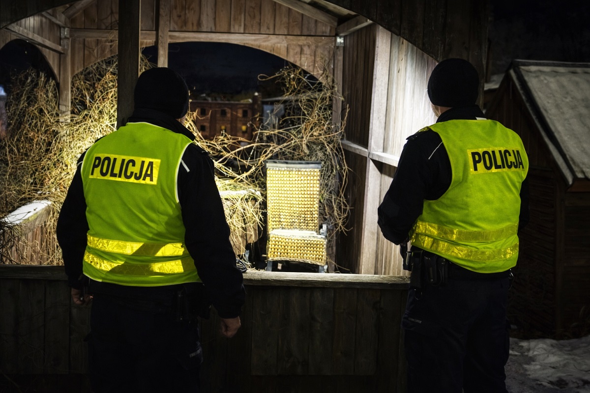 Tucholscy policjanci kontrolują miejsca, w których przebywają bezdomni 