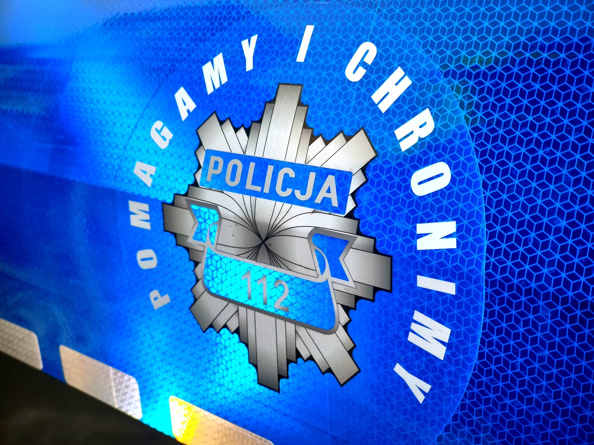 Tucholscy policjanci znaleźli mężczyznę, który w mrozie zgubił się w lesie