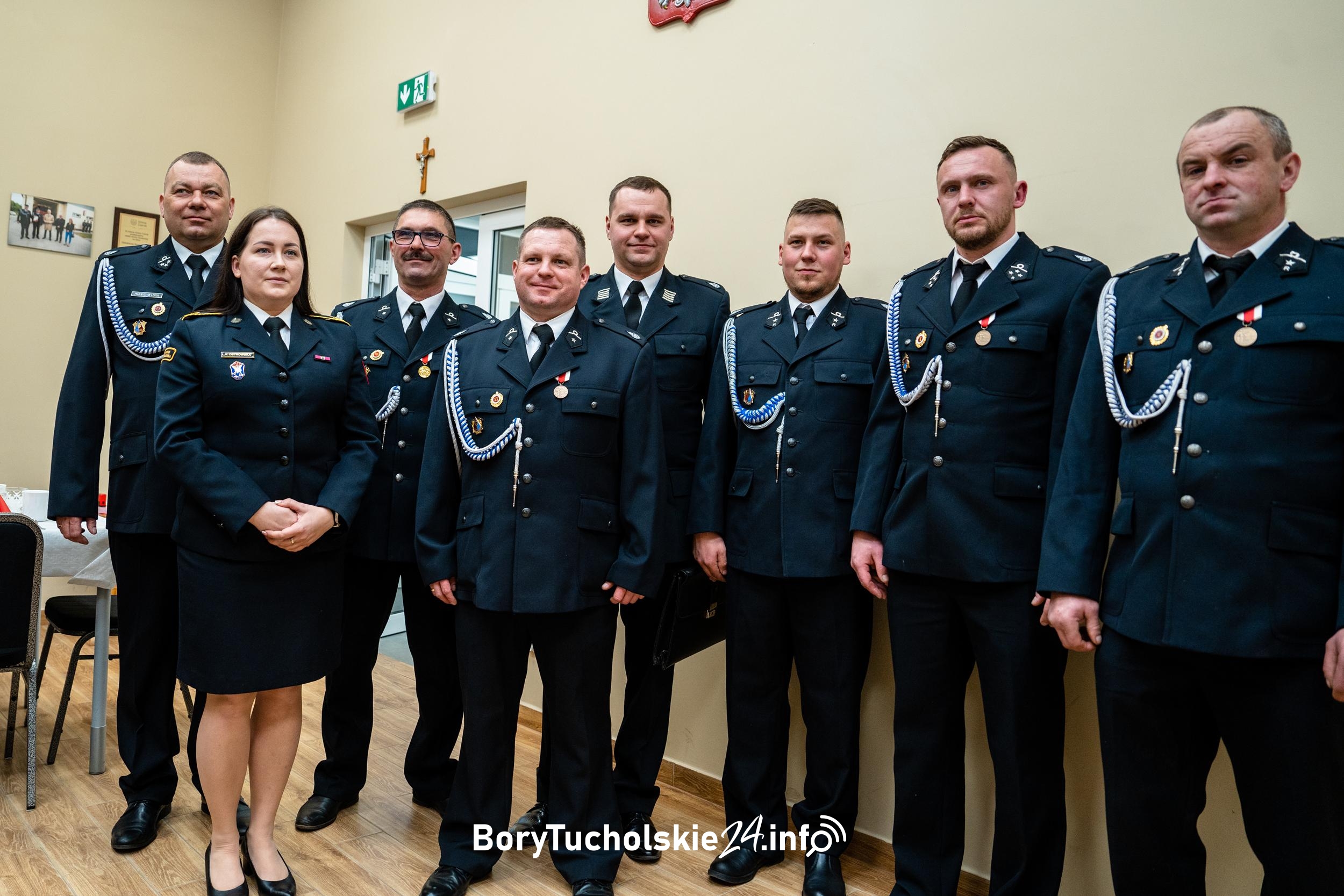 Prezes Mielke po 25 latach zrezygnował. Jest nowy zarząd OSP w Krzyżu (FOTO, WIDEO)