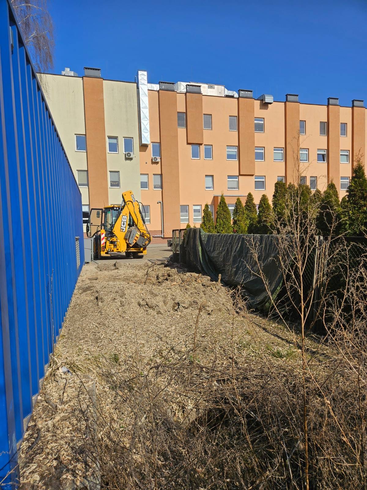 Powstaje przejście do szpitala. To skrót z parkingu