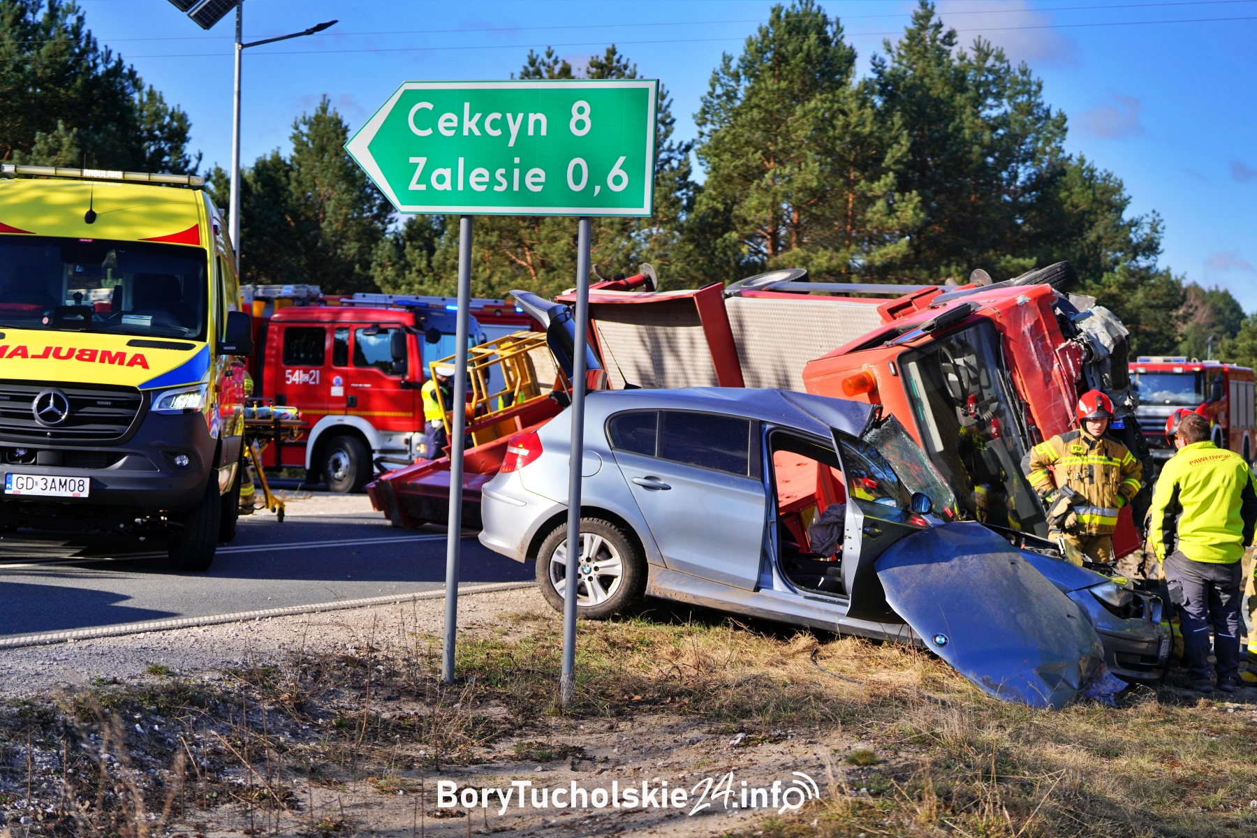 Zderzenie ciężarówki i osobówki na drodze Tuchola - Tleń (FOTO)