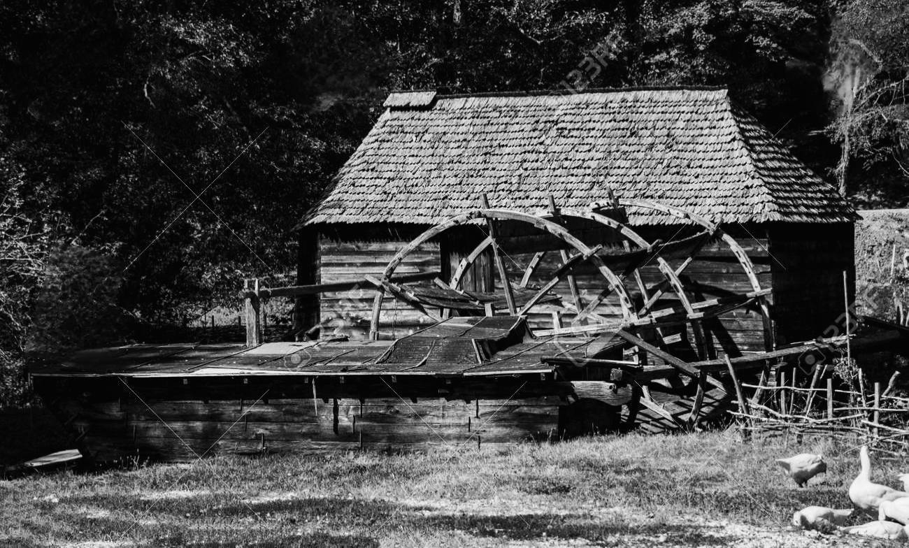 Młyn pomiędzy Rosochatką i Lińskiem.