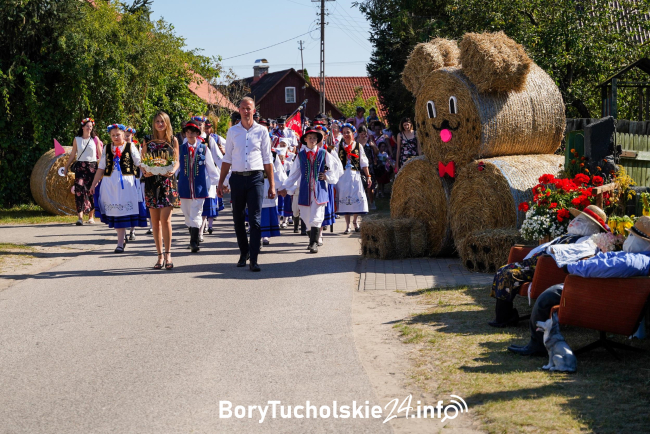 Dożynki mieszkańców gminy Śliwice tym razem odbyły się w Kręgu (DUŻO ZDJĘĆ)