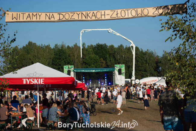 Tegoroczne Gminne Rolniczo-Leśne Dożynki w Złotowie otrzymały miano historycznych, ponieważ wzięło w nich udział aż 17 sołectw.