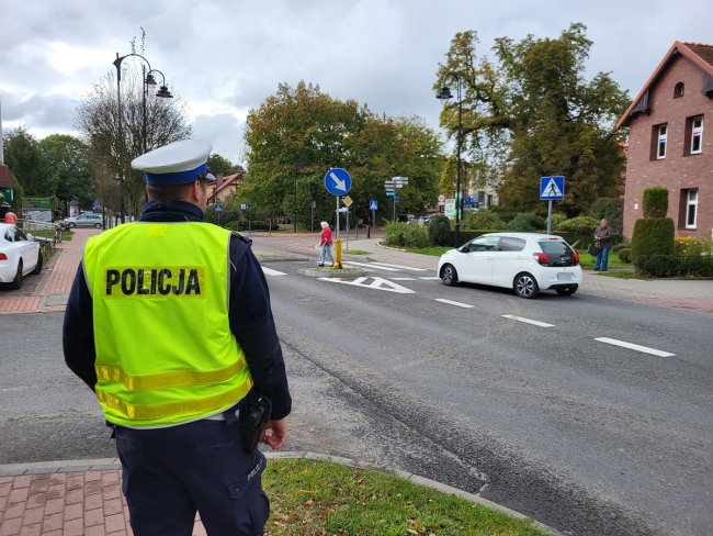 Policjanci z Tucholi patrolowali przejścia dla pieszych