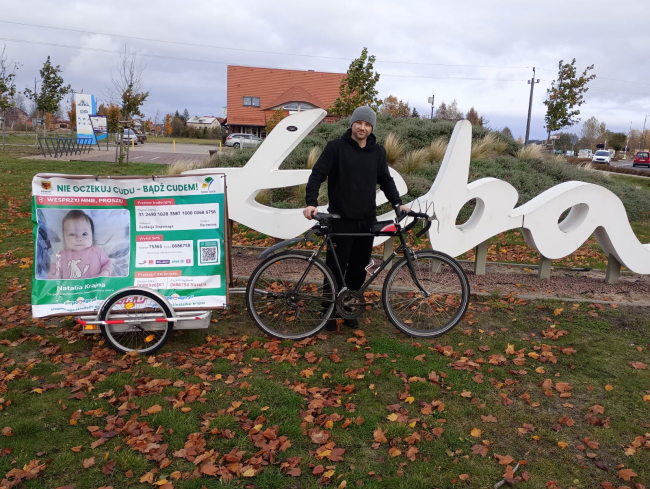 Na rowerze przejedzie całą Polskę. Tata ratuje serce Natalki