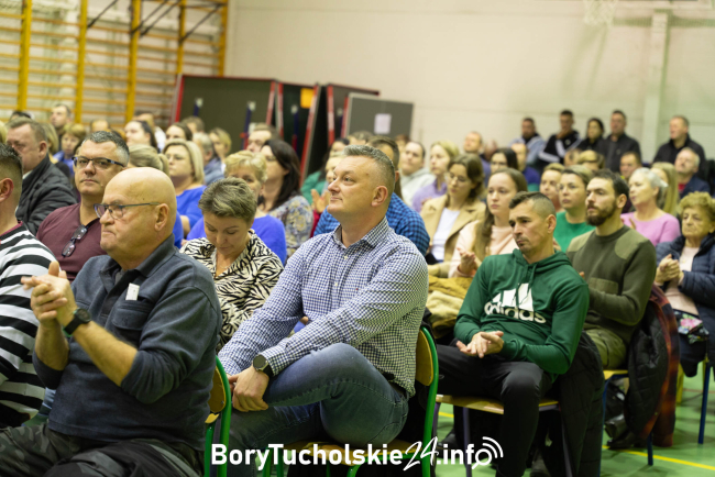 Spotkanie mieszkańców z burmistrzem. Szkoła w Raciążu pozostanie otwarta