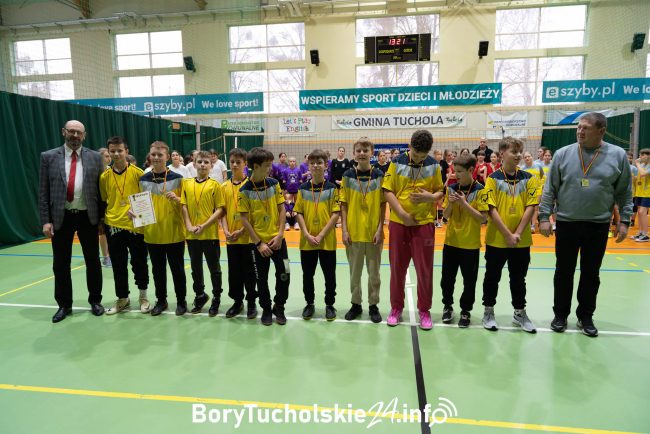 Turniej siatkarski dzieci w Tucholi (FOTO)