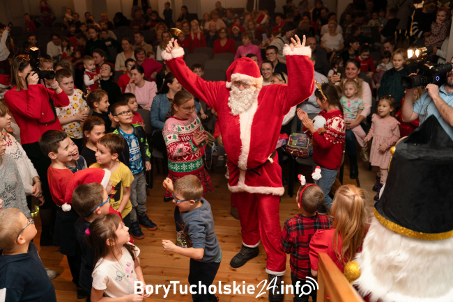 Magiczny wieczór w Śliwicach. Gminne Mikołajki pełne niespodzianek!