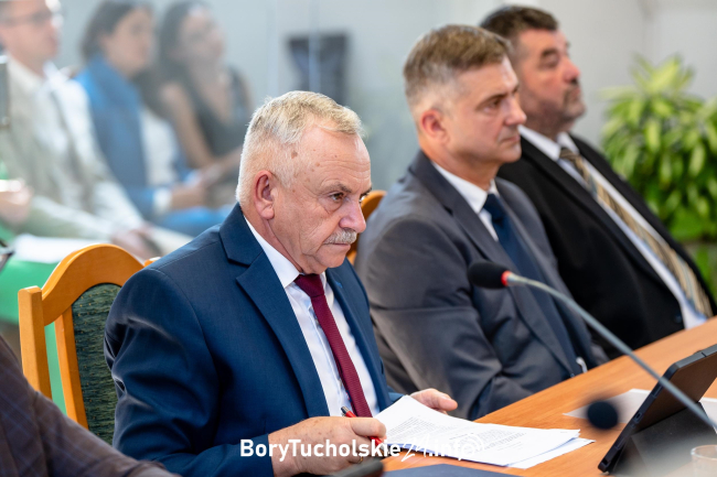 W gminie Czersk szykują się podwyżki dla radnych. Wszystkich, oprócz jednego