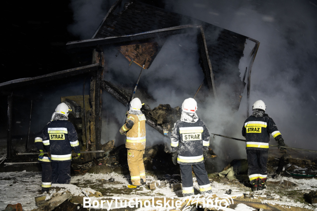Pożar domu w Okoninach Nadjeziornych. Jedna osoba poszkodowana