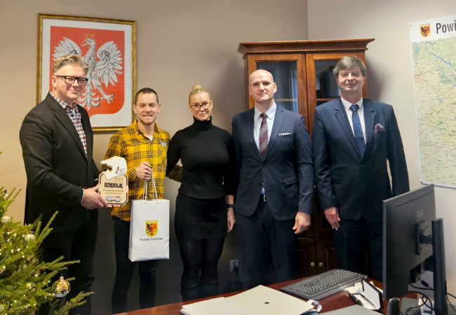 Powiat tucholski wspiera Szymona Woźniaka