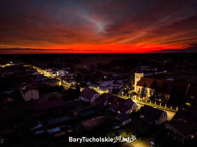 Barwny zachód słońca nad Borami (FOTO)