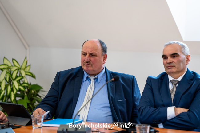 Troska o dom kultury czy polityczne grillowanie tematu?