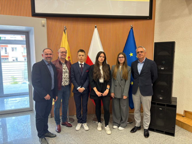 Sukces uczniów czerskiego liceum w XVIII Konkursie Wiedzy o Samorządzie Województwa Pomorskiego