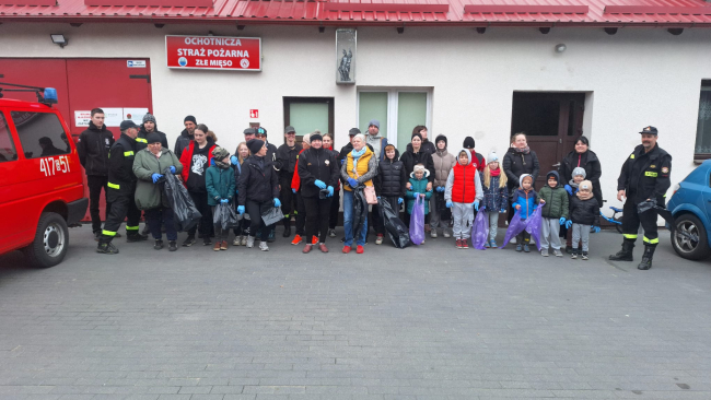 Sprzątanie zakończone wspólnym ogniskiem (FOTO)