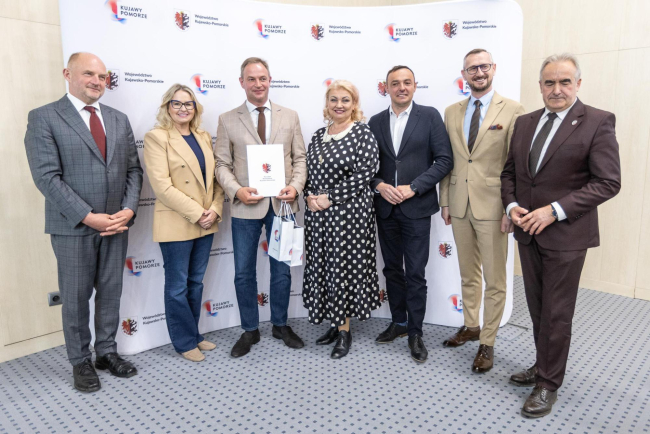 Umowa podpisana – ruszy budowa sieci wodno-kanalizacyjnej w Śliwicach i Lińsku