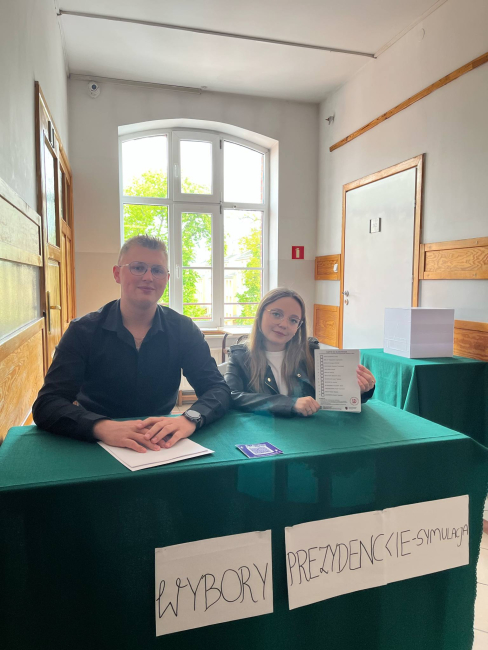 W ZSLiA wygrał Mentzen - symulacja wyborów prezydenckich 