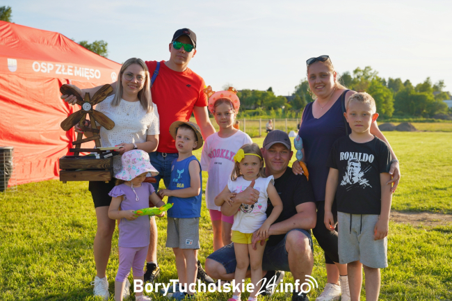 Dobry Grill w Złym Mięsie – trwa festyn na boisku nad rzeką (FOTO, WIDEO)