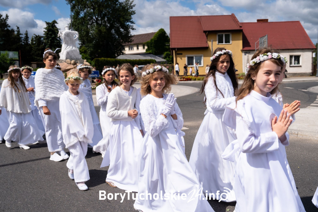 Procesja Bożego Ciała przeszła ulicami Śliwic (DUŻO ZDJĘĆ)