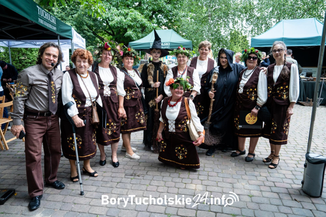 Świętojanki w Borach na dziedzińców dwóch instytucji (FOTO, WIDEO)