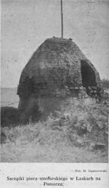 Czarne złoto Borów Tucholskich – opowieść o smolarniach w gminie Śliwice 