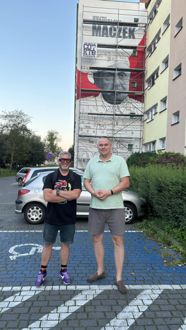 W Czersku powstaje kolejny mural. Znów za sprawą MKS Haandball oraz Marka Kłosowskiego i Rafała Ktoskiego 