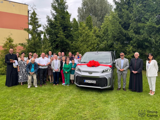 Nowy samochód dla Środowiskowego Domu Samopomocy w Czersku (FOTO)