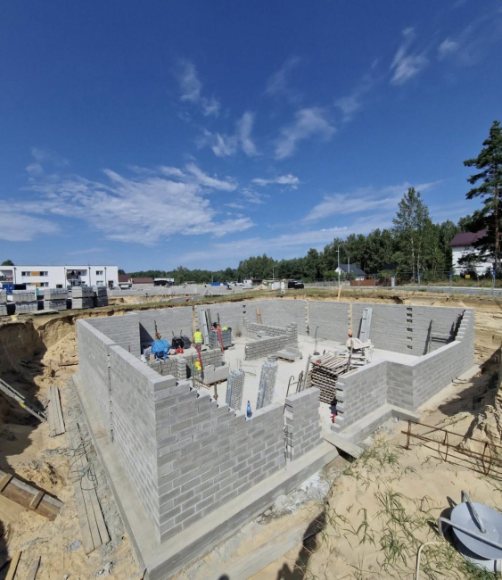 Nowe mieszkania w Czersku – prace budowlane idą zgodnie z planem