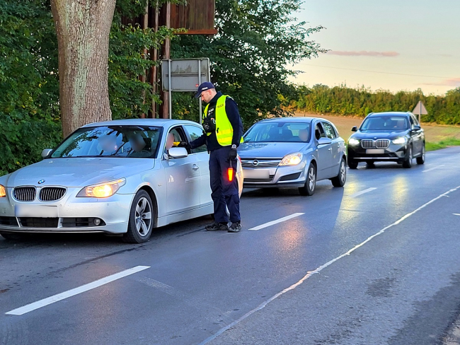 „Trzeźwy poranek” na drogach powiatu tucholskiego – dwóch kierowców pod wpływem alkoholu
