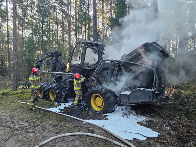 Pożar harwestera w Leśnictwie Szczuczanek