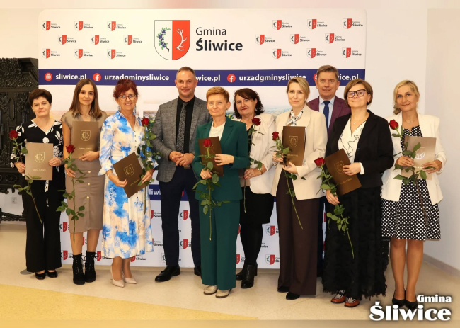 Ośmiu pracowników oświaty nagrodzonych w gminie Śliwice 