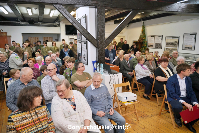 Oficjalne otwarcie wystawy „Za drutami. Historia i codzienność obozu jenieckiego w Tucholi” (FOTO, WIDEO)